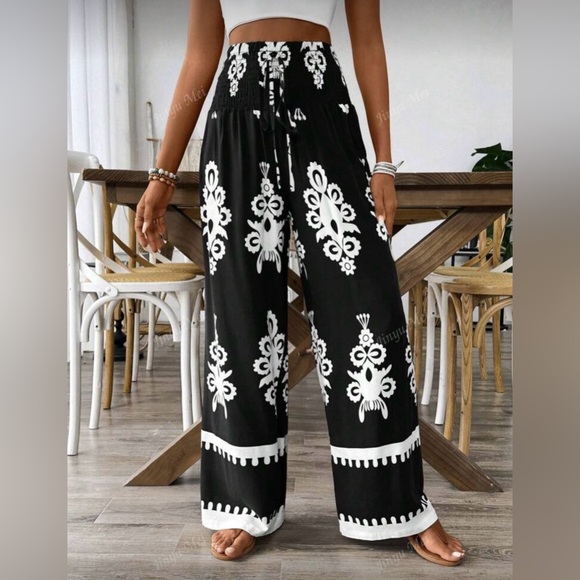 Black and White Patterned Women's High Waisted Palazzo Pants - Picture 1 of 11